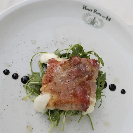 Отель Del 48 3*