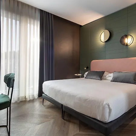 Отель Del 48 3*